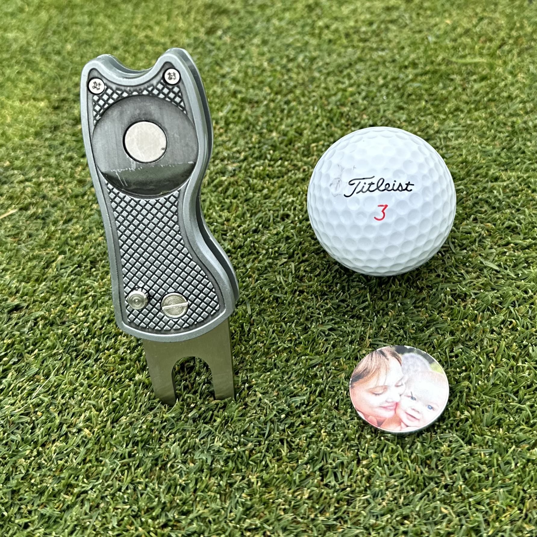 Personalized golf divot tool with custom UV-printed ball marker